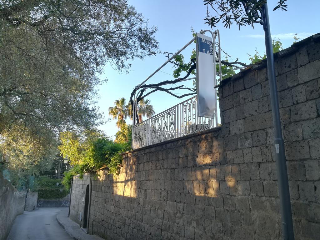 Muta House Hotell Sorrento Exteriör bild