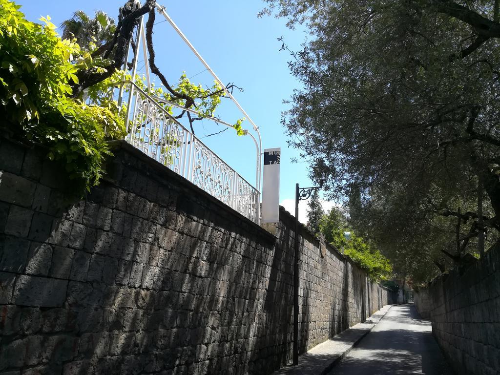Muta House Hotell Sorrento Exteriör bild